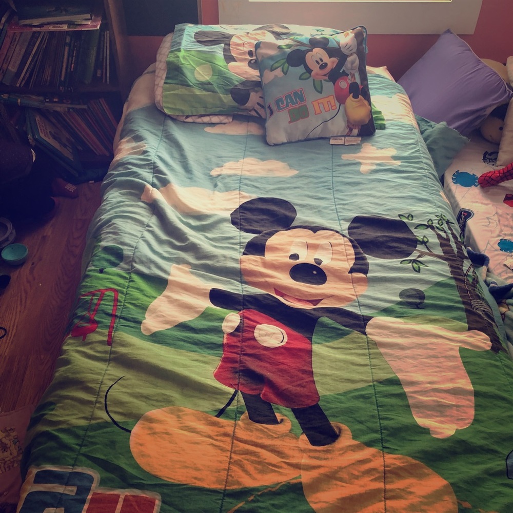 Twin bedding